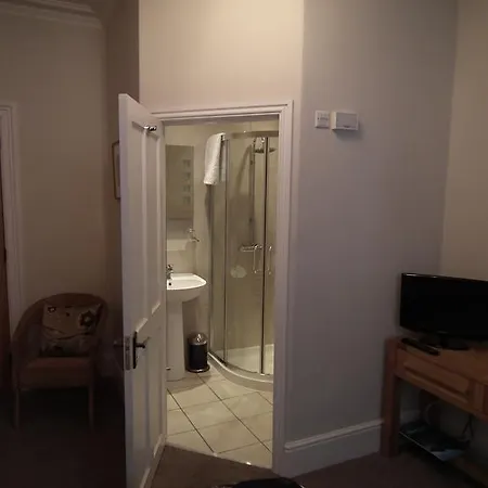 The Beeches Гостевой дом 4*